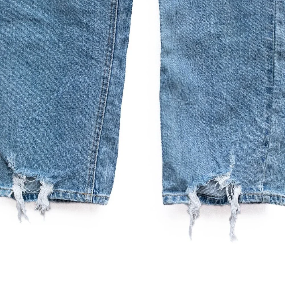 KanCan Jeans 3/25 Mid Rise True Straight Light‎ Wash Distressed Denim NWT